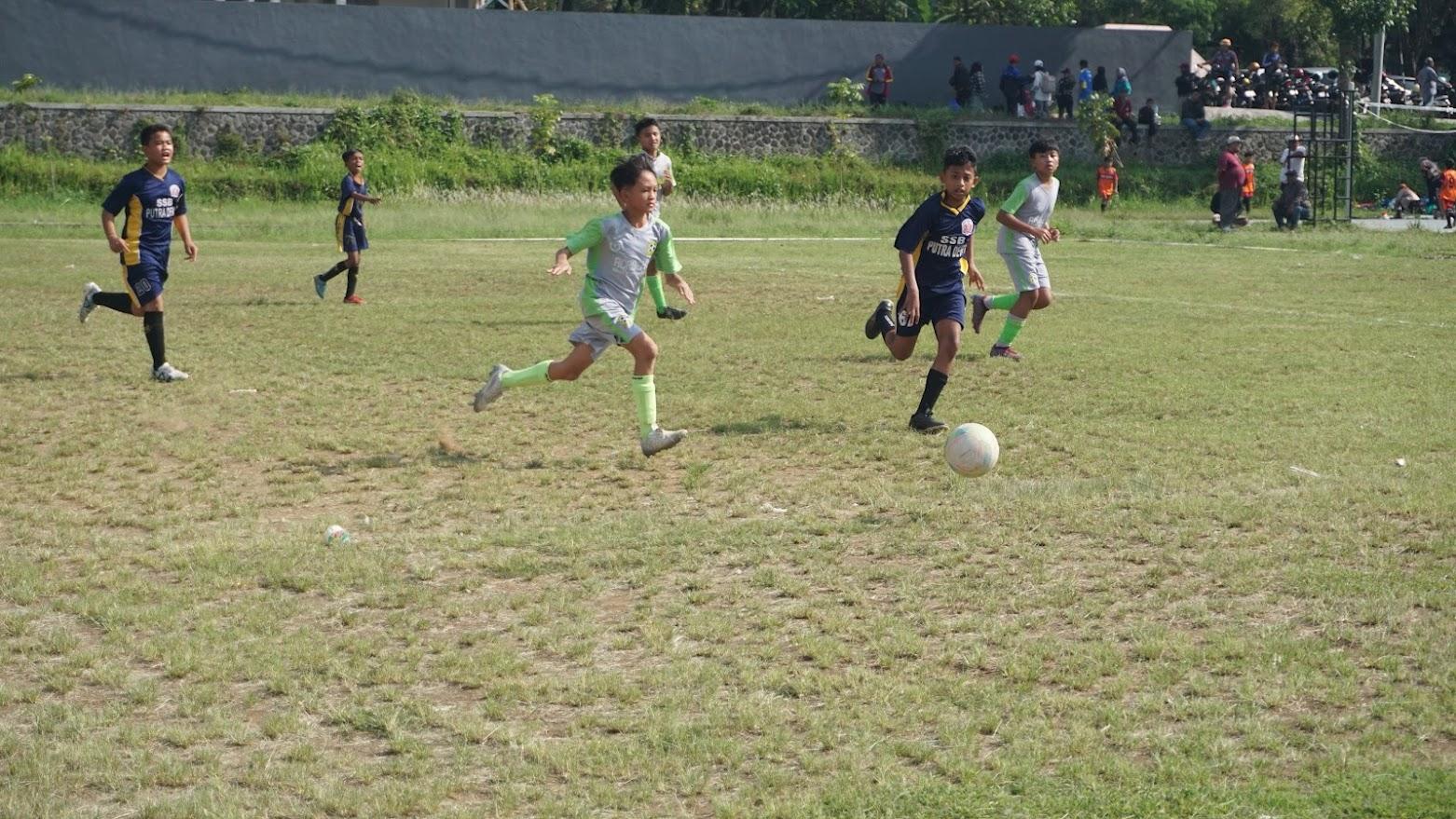 Main Bola dengan Disiplin