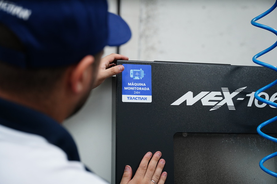 Tecnologia TRACTIAN monitora o processo produtivo dos novos carros da Stock Car