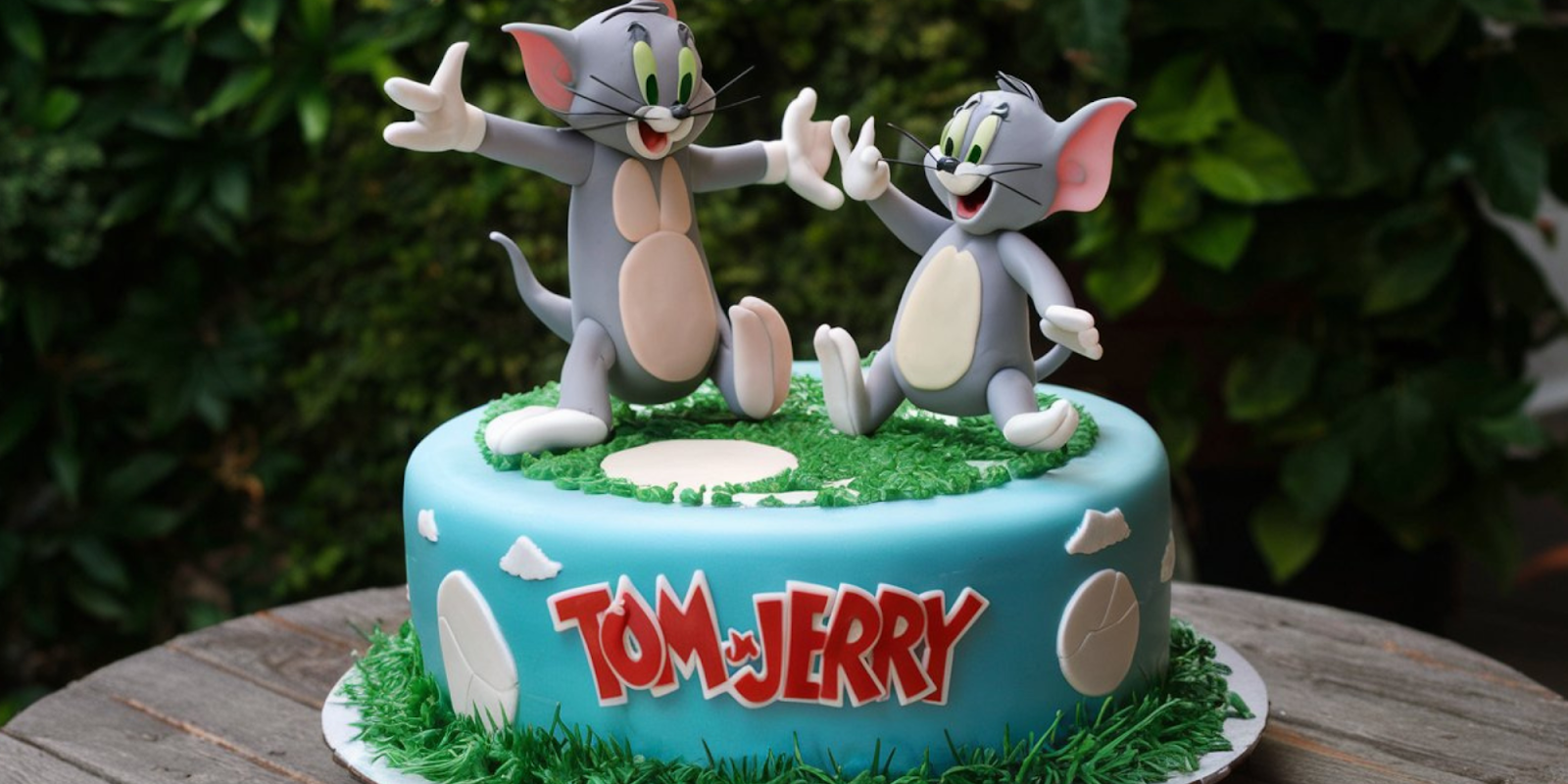 Tom and Jerry Cartoon Birthday Cake Design