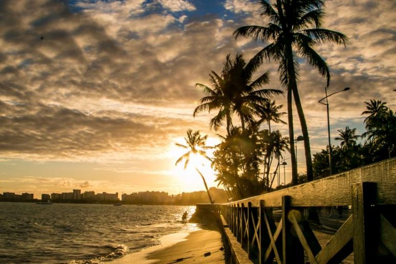 Pôr do sol na Praia de Ponta Verde