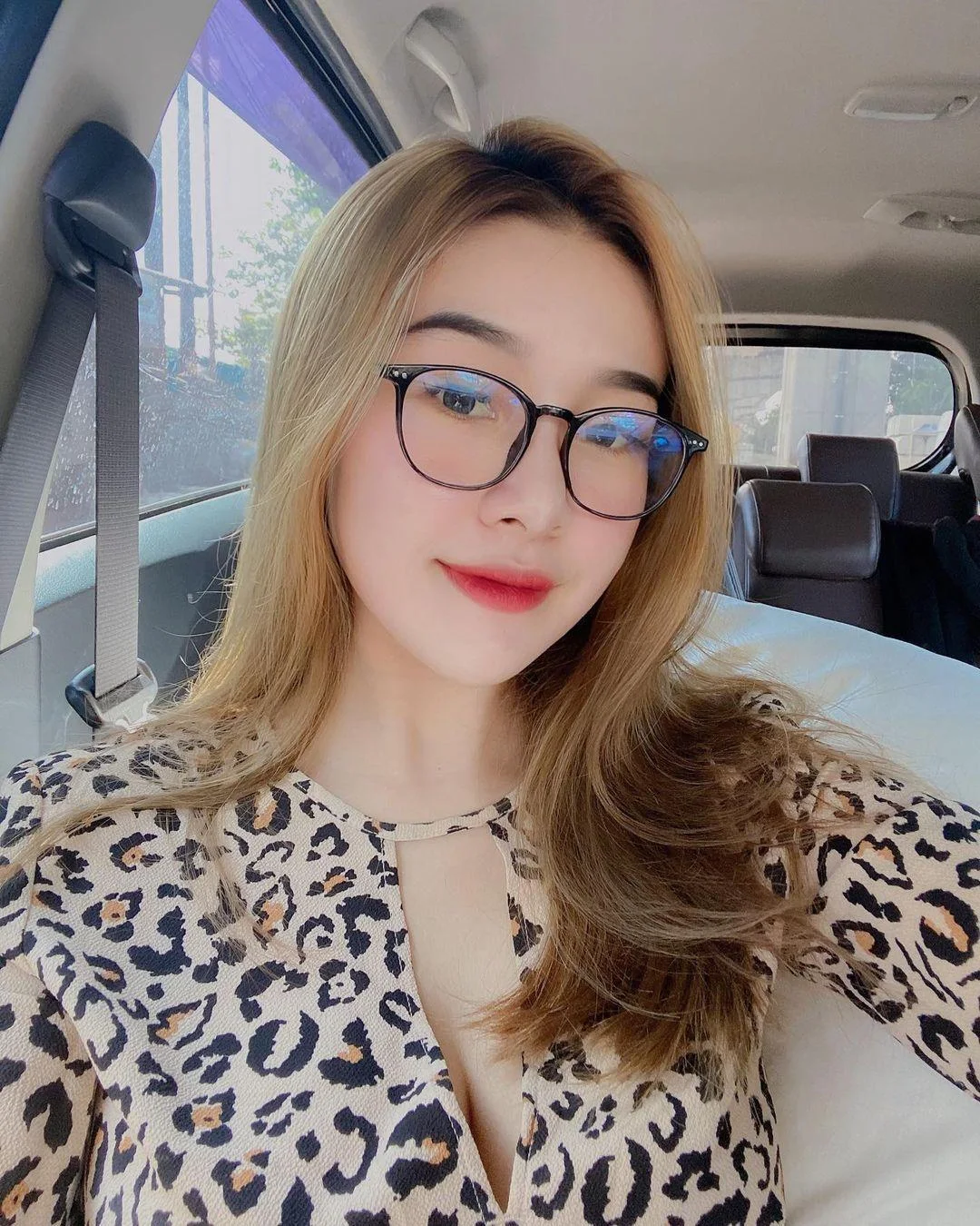 Cewek Menggoda yang Membuatmu Terlalu Terpesona, cewek menggoda, terlalu terpesona, gadis panas