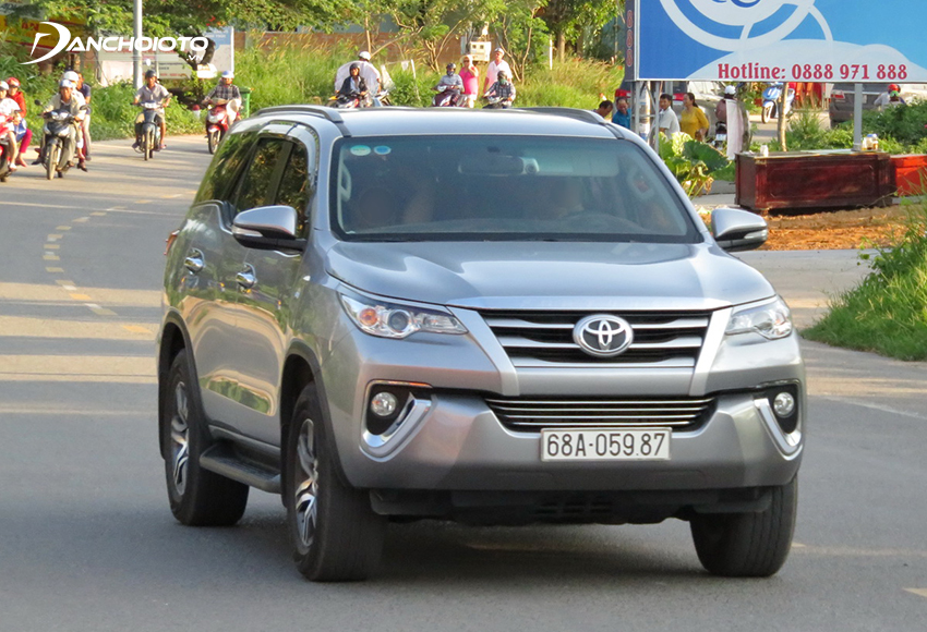Nên lái thử xe Fortuner cũ qua nhiều địa hình khác nhau