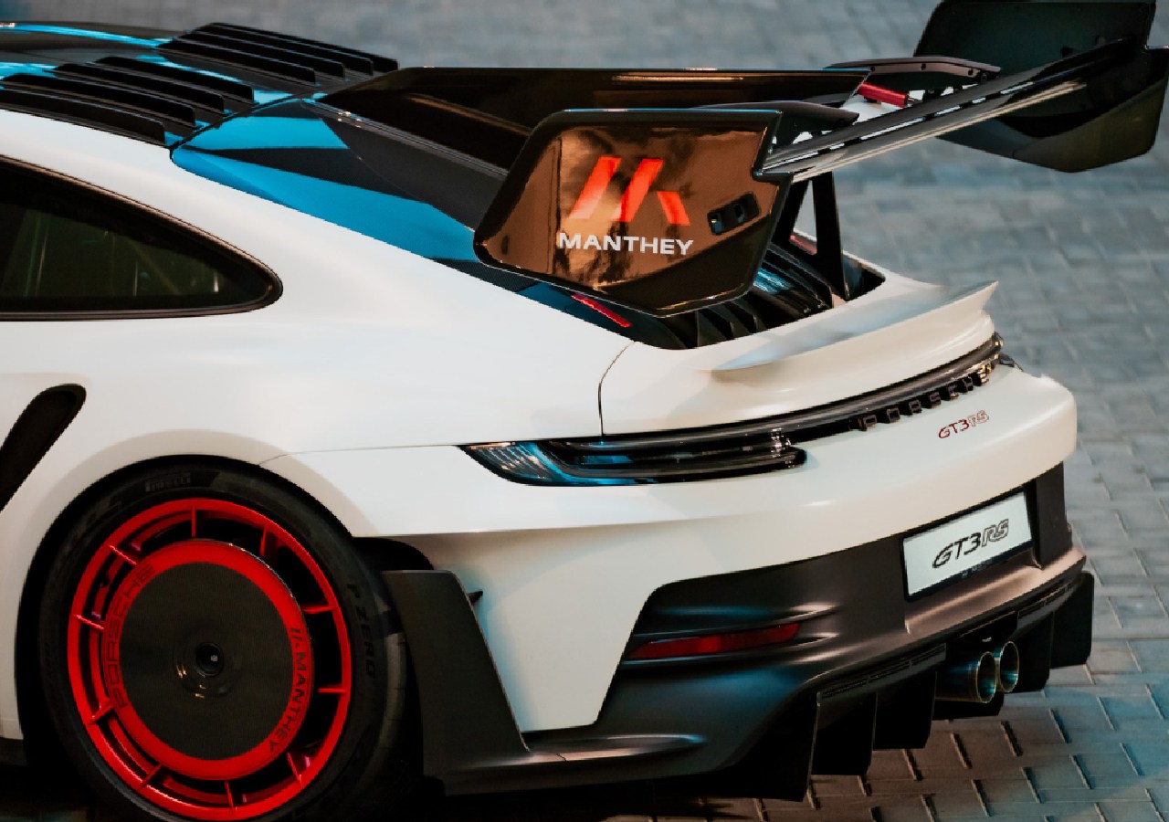 Porsche Centre Abu Dhabi installs Manthey kit on 911 GT3 RS, enhancing aerodynamics, handling, and track performance with advanced upgrades. 