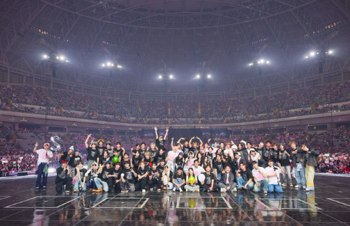 This contain an image of The SMTOWN LIVE concert in Seoul 