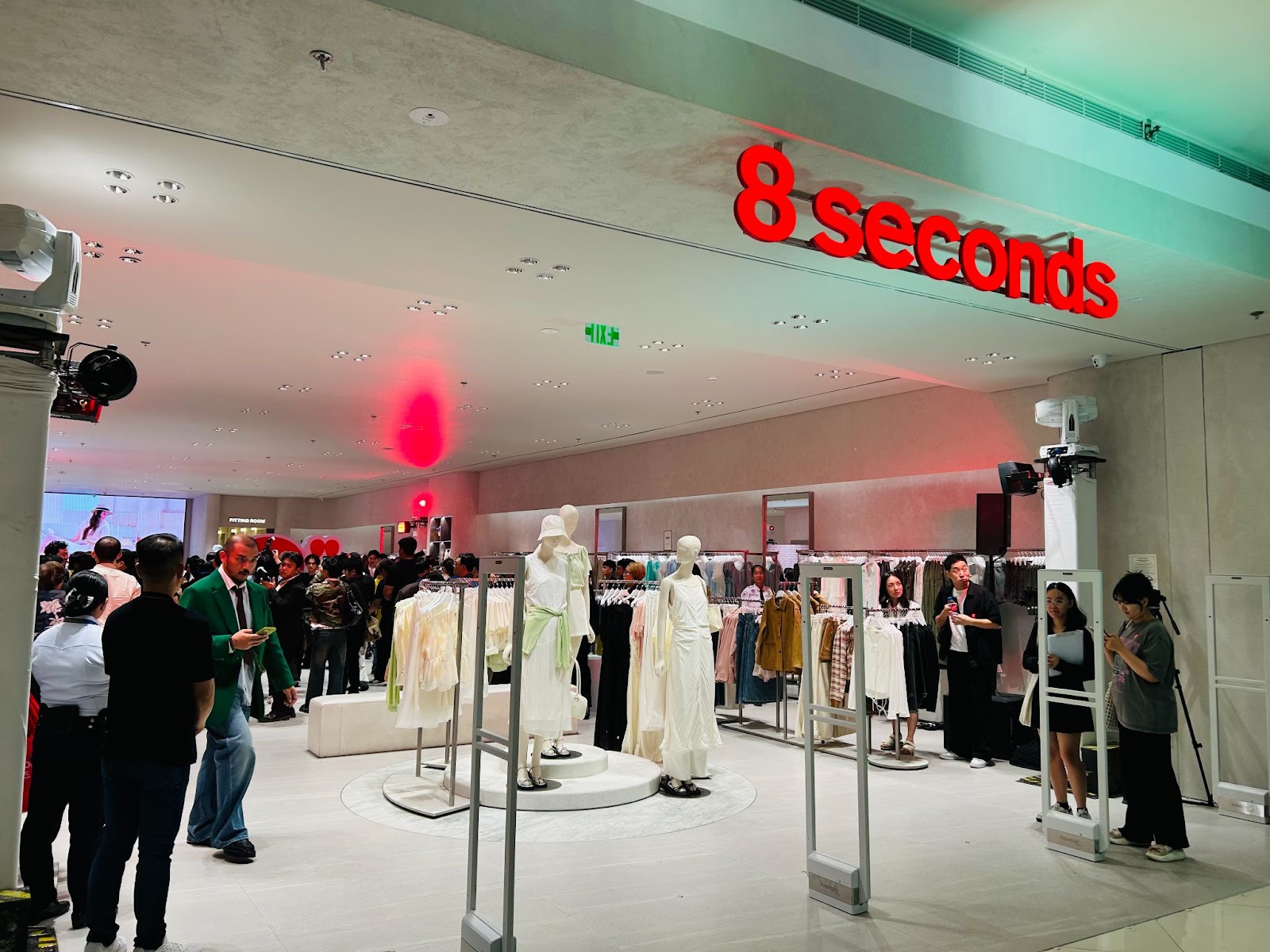 8 secondes de vêtements, vêtements