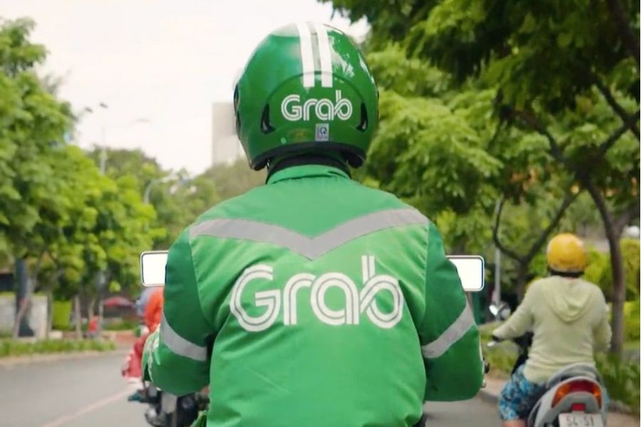 When travelling in Malaysia, Grab is the most popular ride-hailing app. Source: Doanh nhan