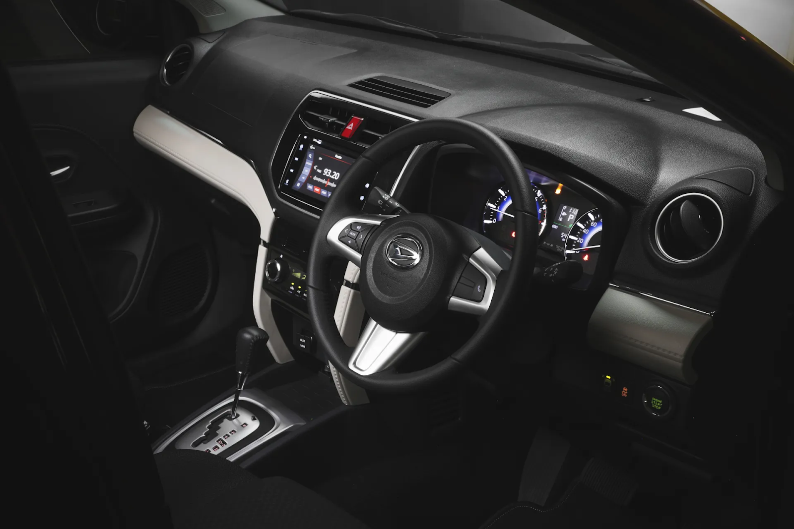 Rekomendasi Cairan Pembersih Dashboard Mobil yang Bagus untuk New Terios Daihatsu