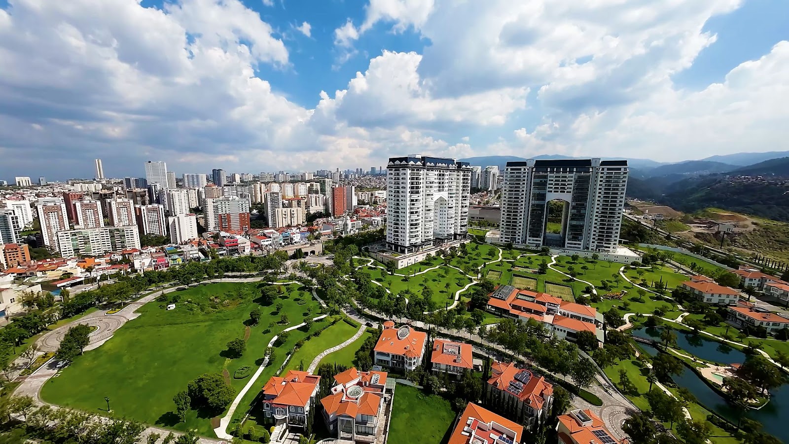 Panoramic views of Interlomas, Nolab.