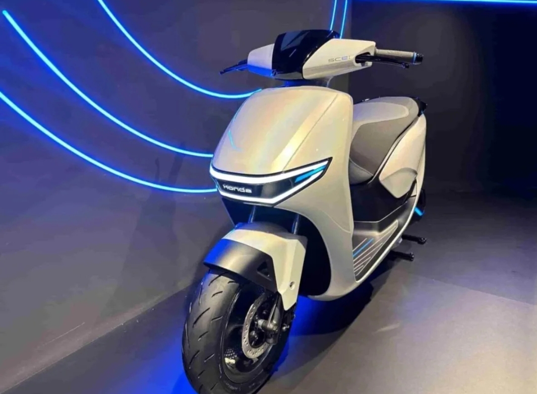 Honda's Upcoming Electric Scooter: Activa EV  Greay Color