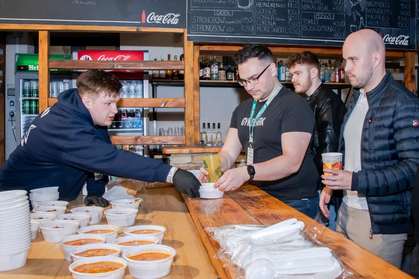 The bogrács served as an important point for community building (Photos: Bettina Korinek)