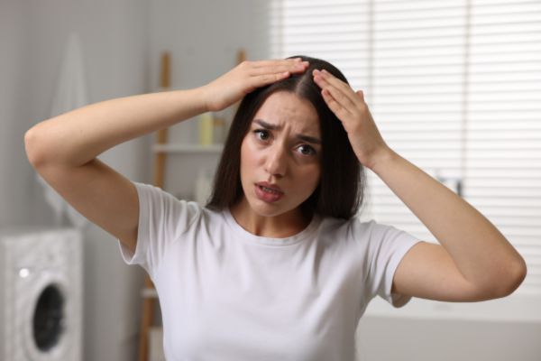 Why is my scalp so itchy without dandruff?