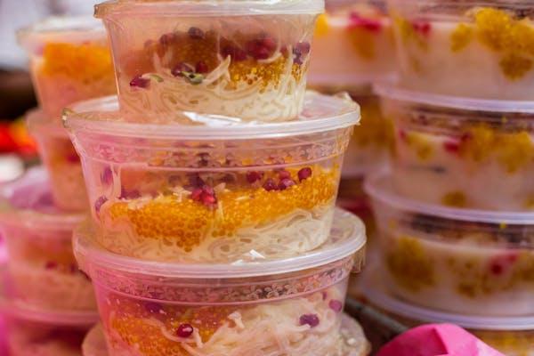  Conventional food packaging containers made of plastics