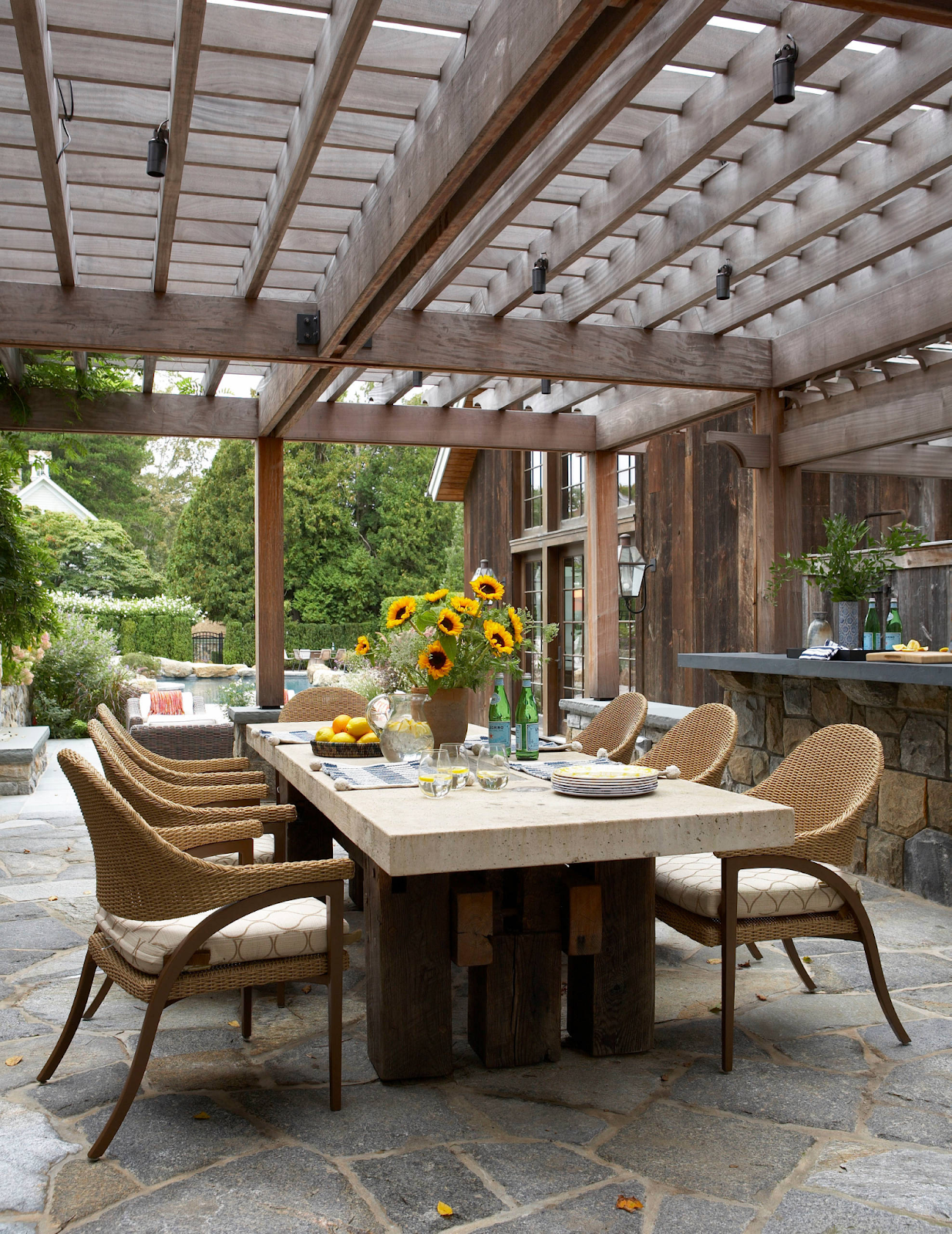 Outdoor Dining Farmhouse Style Ideas