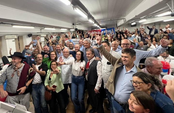Na presença de Lupi, movimentos de base do PDT lançam nome de Juliana  Brizola ao governo do Rio Grande Sul - PDT