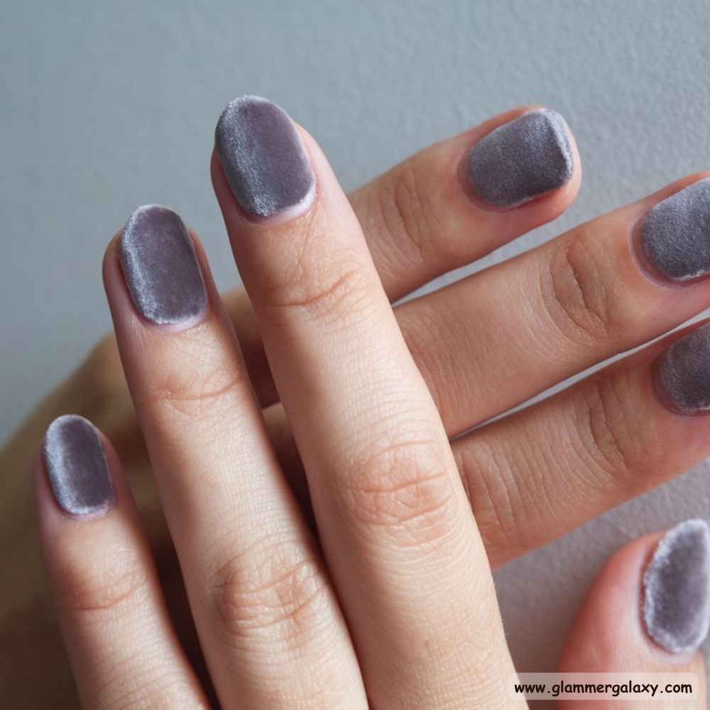 Winter Gray Nails having Plush Velvet Effect
