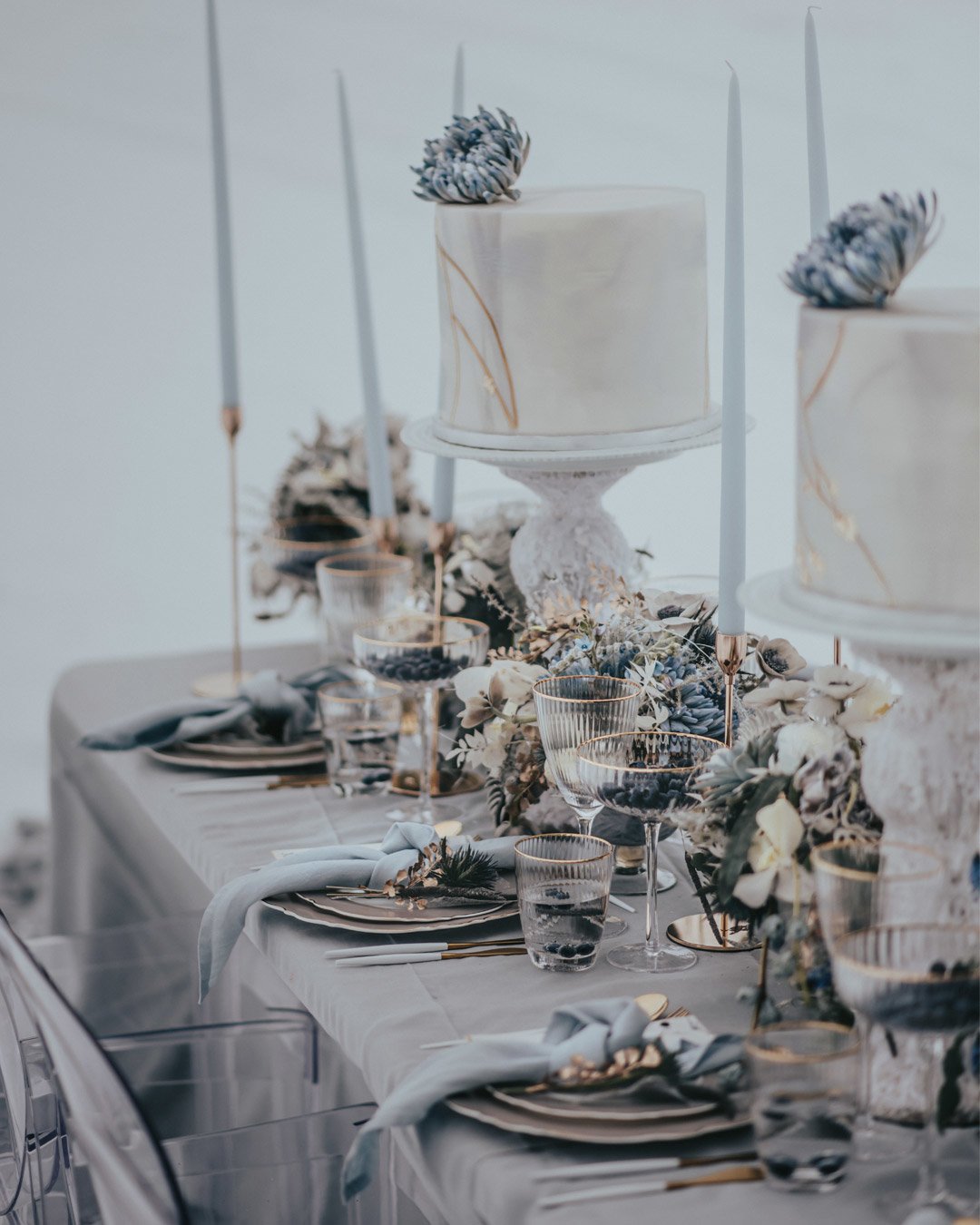 winter wedding colors dusty blue table decor