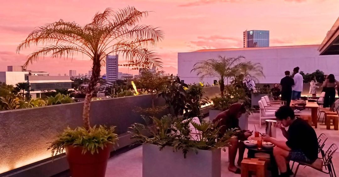 spot sunset di jakarta BART Artotel Kuningan