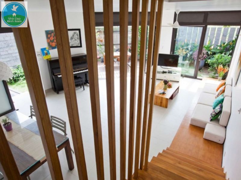 Thanh lam giả gỗ làm vách ngăn