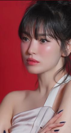 This contain an image of  Song Hye Kyo With Makeup


