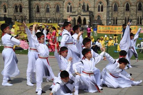 https://en.minghui.org/u/article_images/72b703a3853504a572e1f407db09daa9.jpg