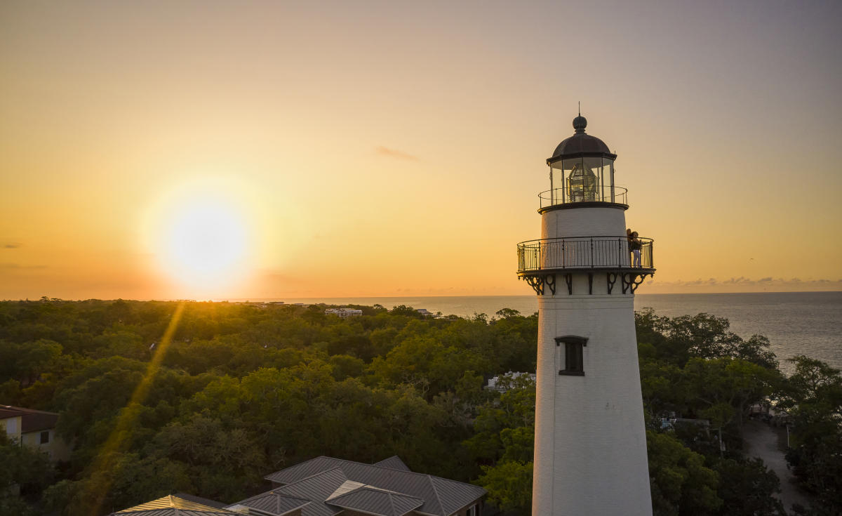 An image showing the St. Simons Lighthouse Museum