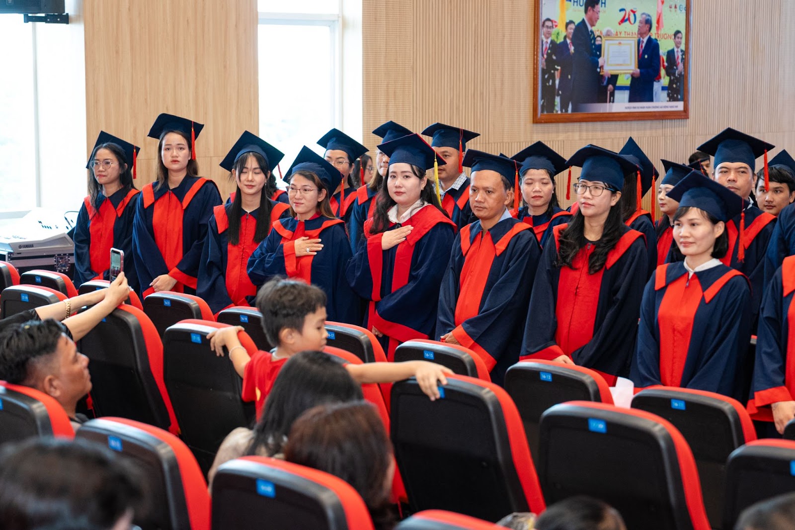 Lễ trao bằng tốt nghiệp Đợt 1 năm 2025 - Đón nhận thành công từ sự nỗ lực 56