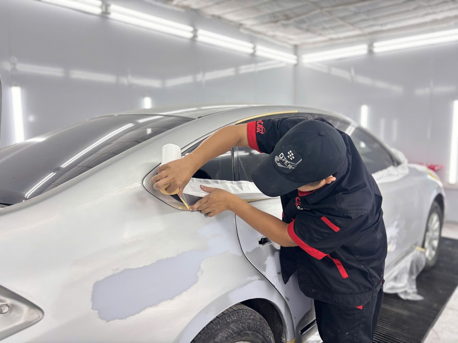 Quy trình đồng sơn ô tô chuẩn mực với kết hợp công nghệ hiện đại 