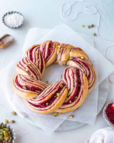 festive-christmas-raspberry-pistachio-bread-wreath-recipe-1-819x1024