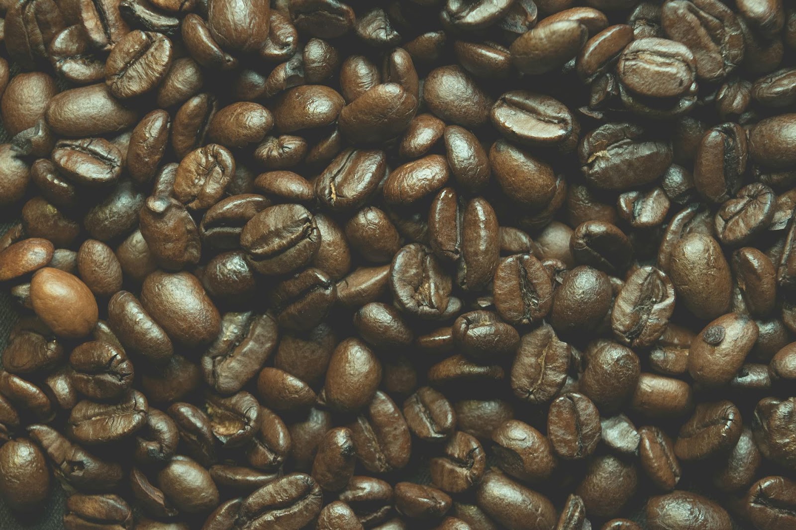 https://www.pexels.com/photo/close-up-photo-of-brown-coffee-beans-1399096/