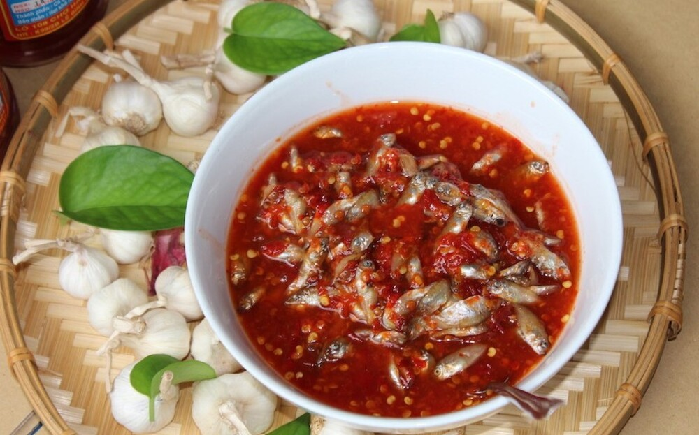 Mắm cá rò được chế biến từ nguyên liệu từ nguyên liệu tươi ngon và mang hương vị đậm đà 