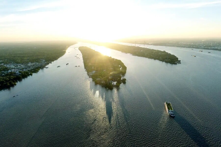 Con Phung is likened to a green oasis floating on the Tien River. Source: thamhiemmekong.com