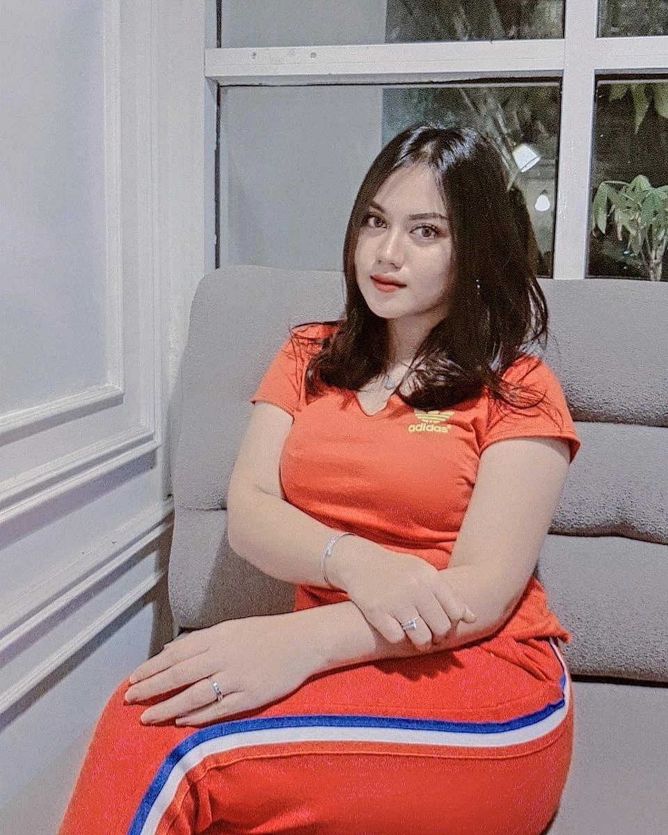 Cewek Hot yang Menciptakan Suasana Terpikat, cewek hot, suasana terpikat, gadis menggoda