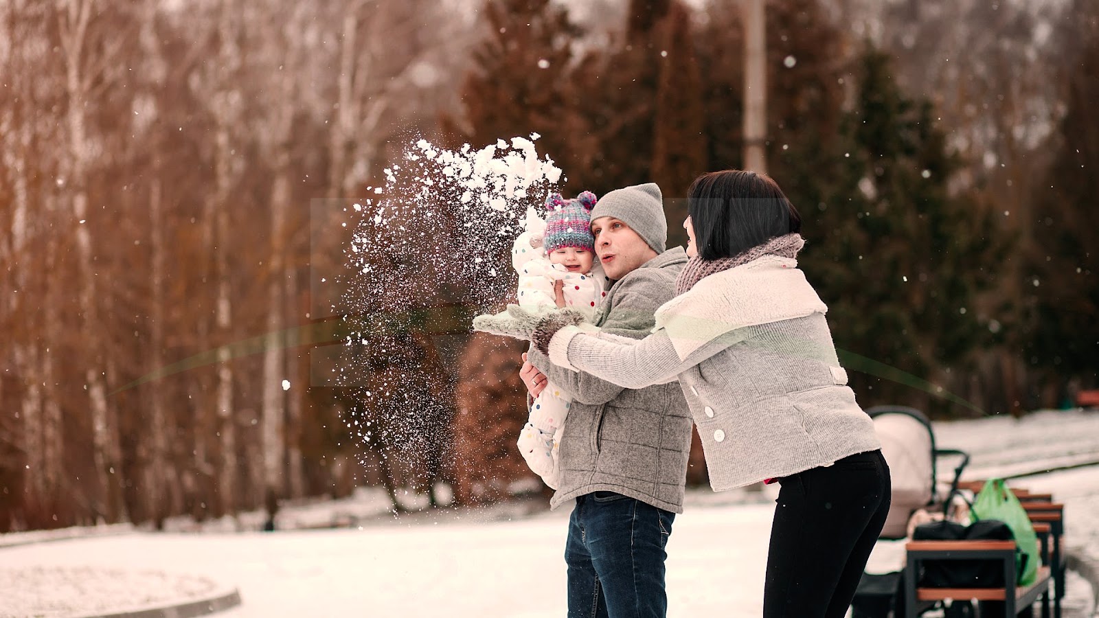 Neutral Winter Family Photo Outfits images 2