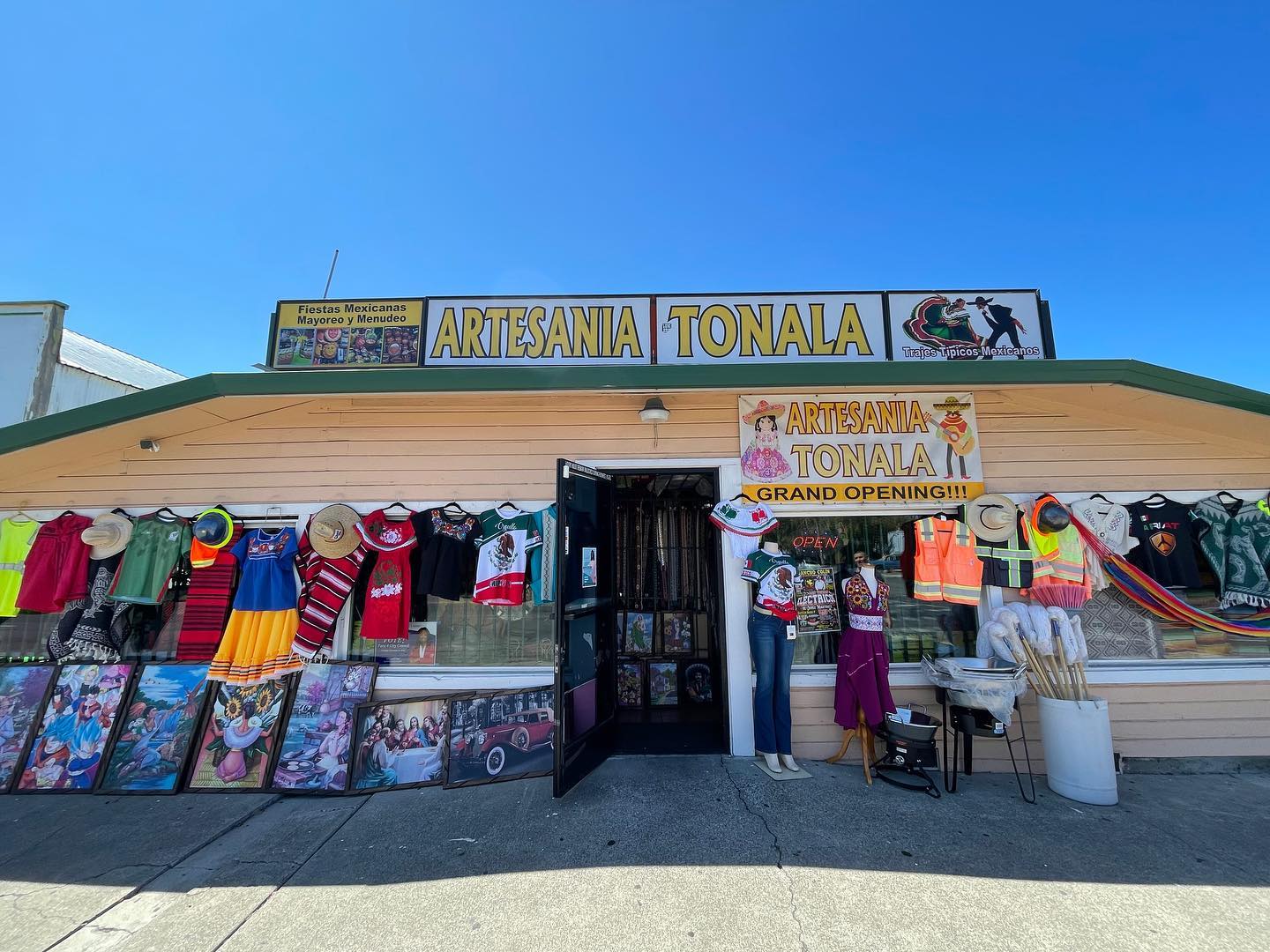 Artesania Tonala storefront. Photo via Facebook.