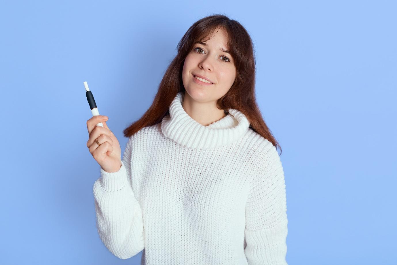 A person holding a pen

AI-generated content may be incorrect.