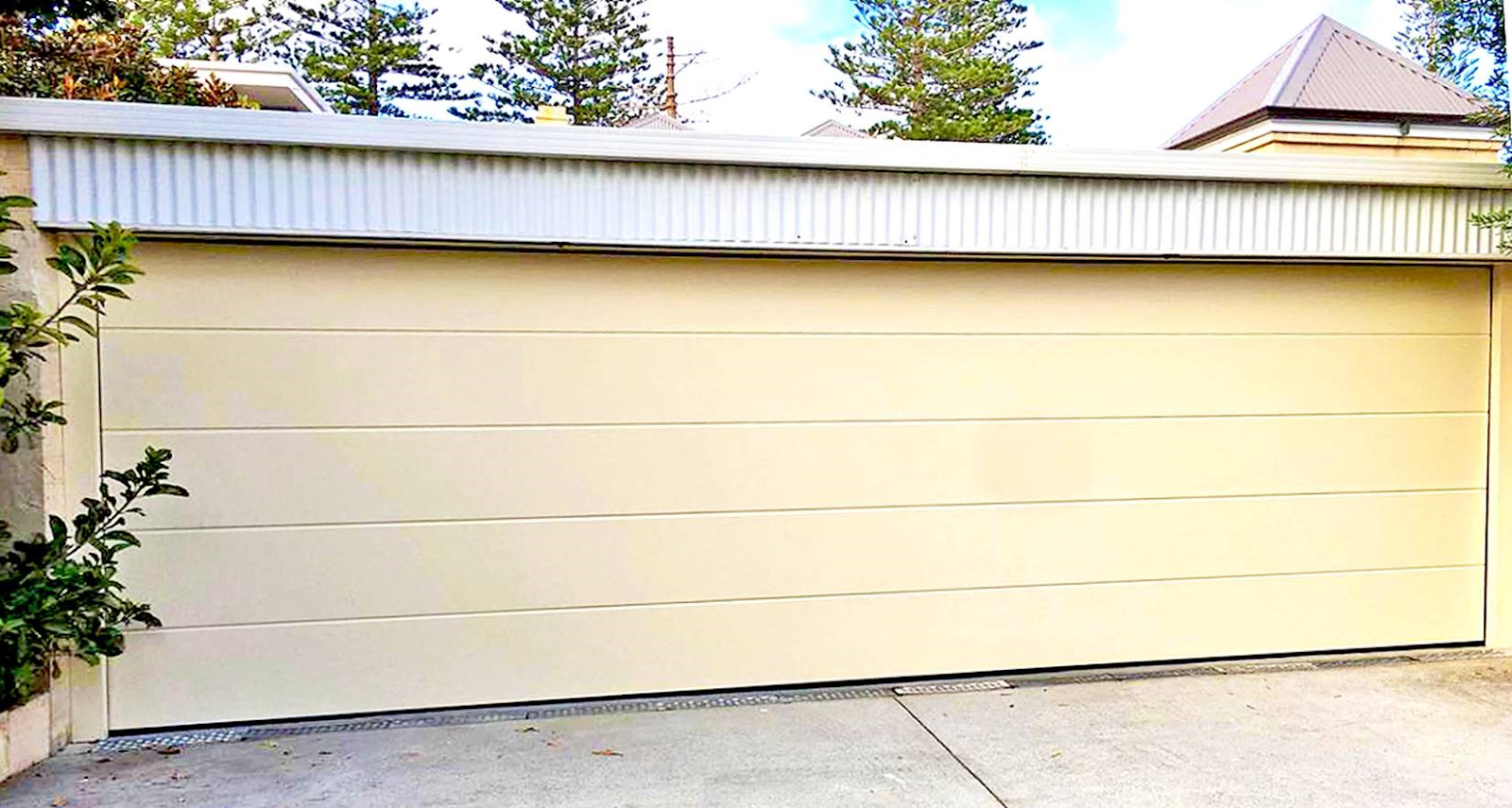 garage door width