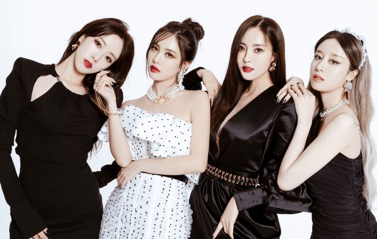 An image of T-ara members 