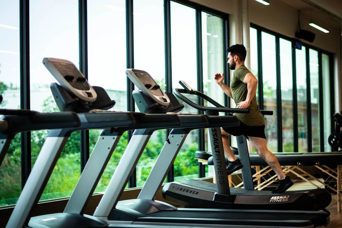 A Guy working out at the gym