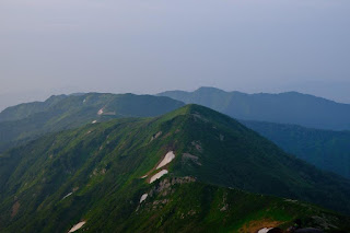 山の景色

自動的に生成された説明