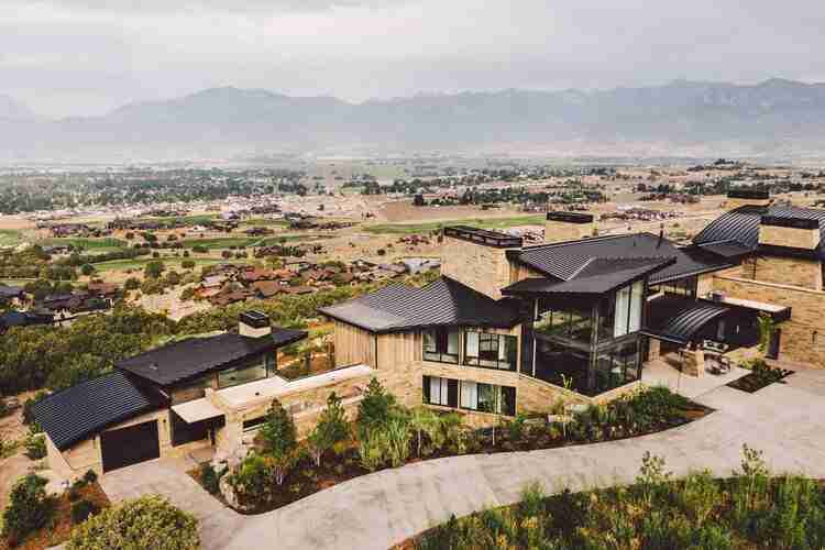 Exterior of a nice metal roof in Utah, using premium roofing materials 
