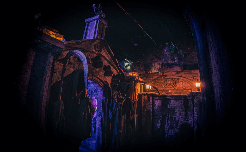 Scenario from the best haunted house tours in Illinois