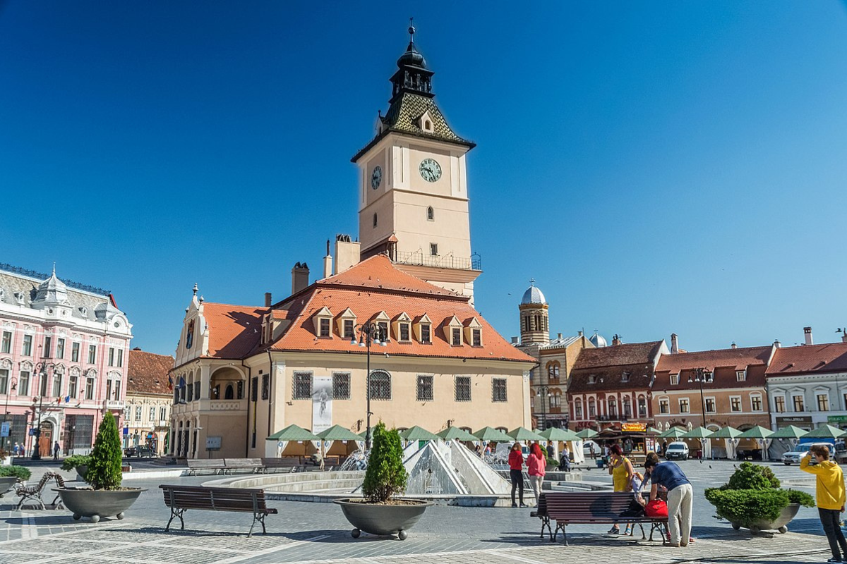 council sqaure in Brașov