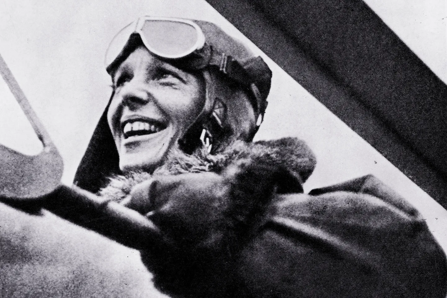 Amelia Earhart Biography