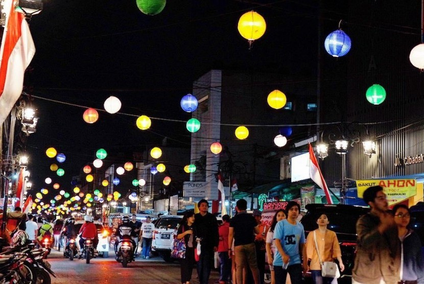 Kuliner Malam di Jalan Cibadak
