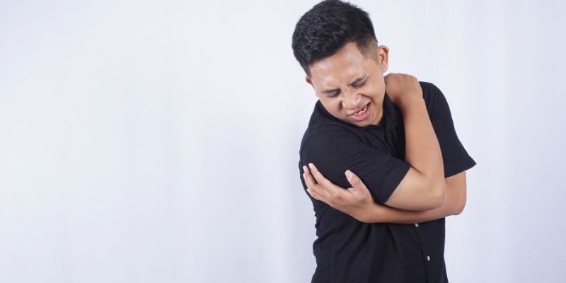 How does stress affect the muscles?