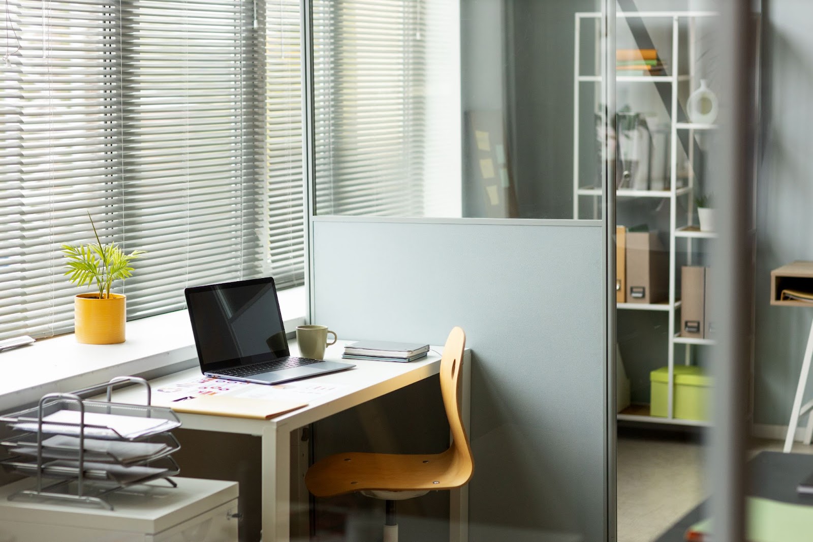 Ruang Kantor Tertutup (Cubicle Office)