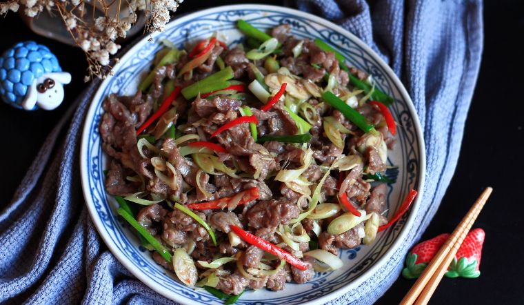Bắp bò xào sả ớt - Bắp bò ngon cho tiệc cưới chất lượng đảm bảo