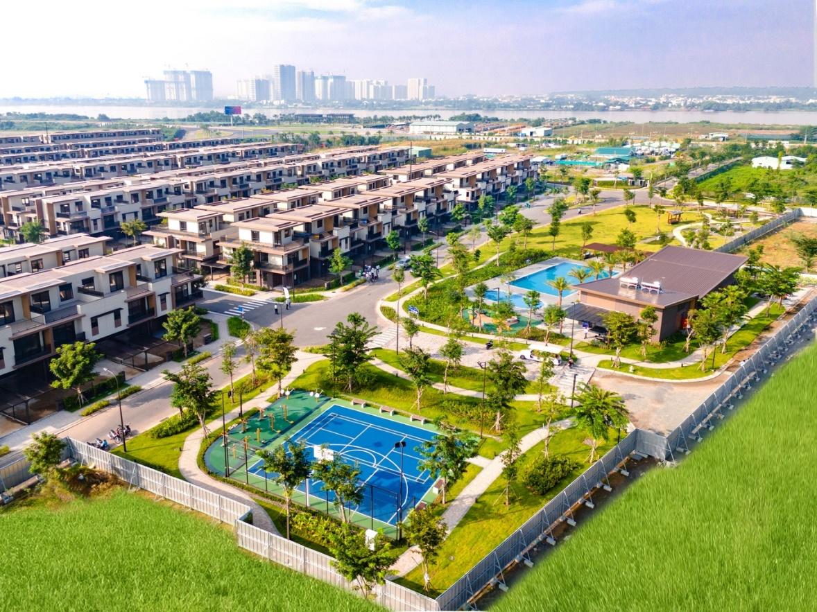 A group of buildings with a basketball court and a poolAI-generated content may be incorrect.