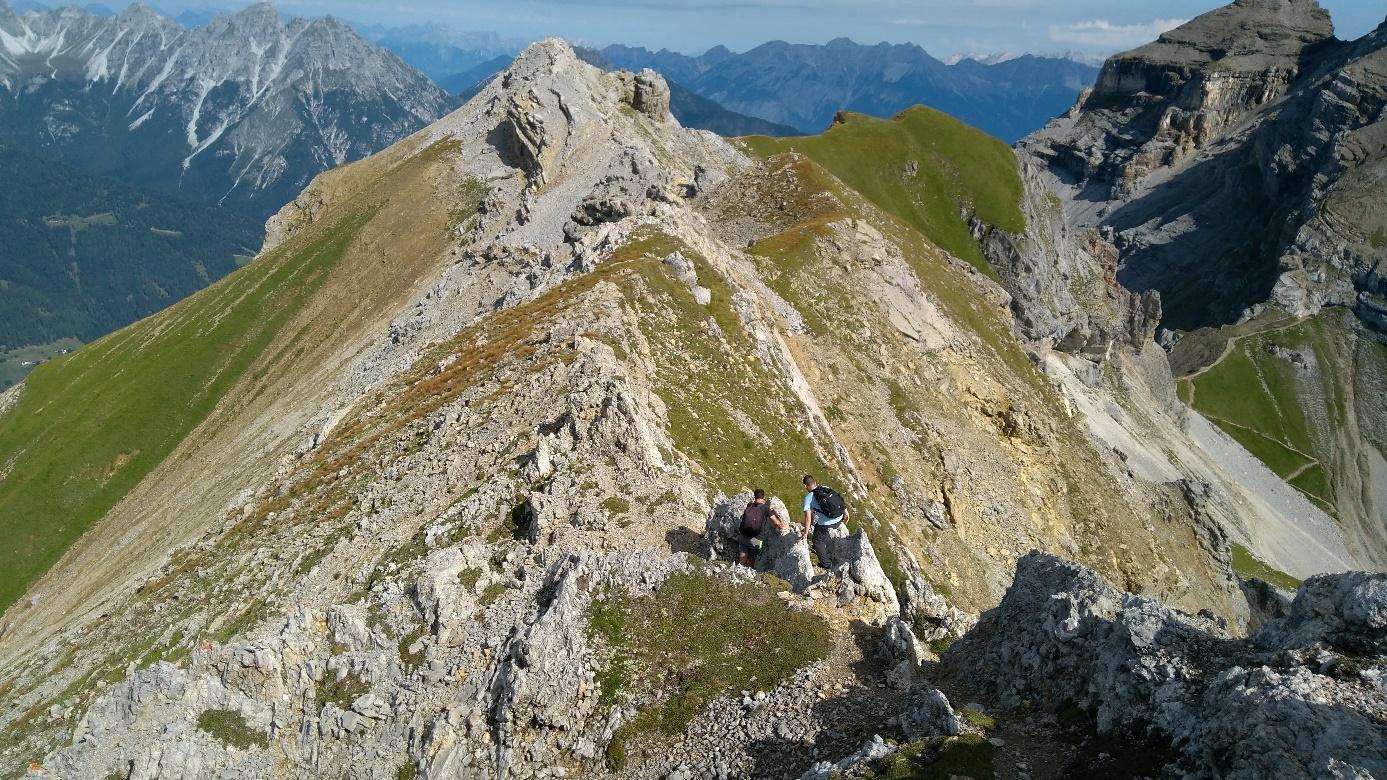 Obraz zawierający na wolnym powietrzu, natura, Pasmo górskie, grańOpis wygenerowany automatycznie