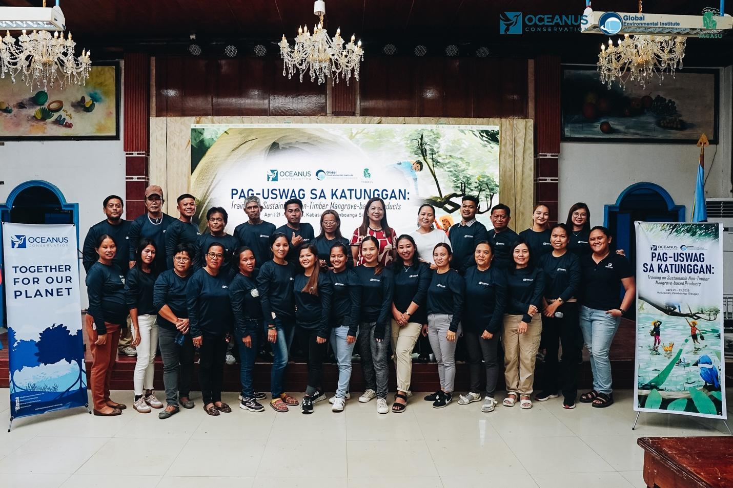 A group of people posing for a photo

AI-generated content may be incorrect.